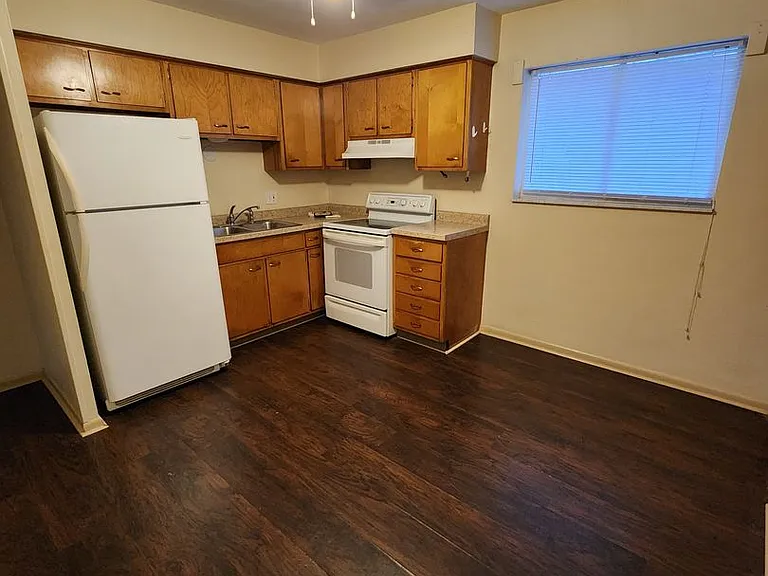 2411-2413 2415 Charlestown Rd — Photo 7