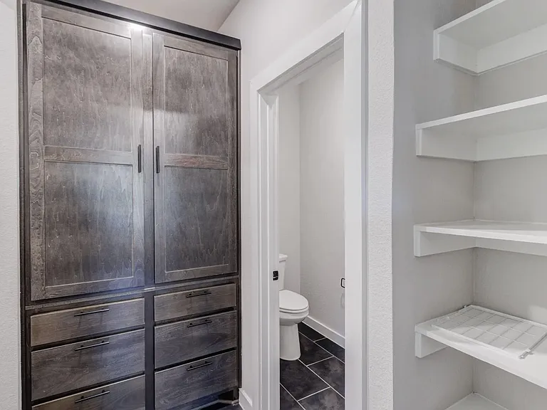 2261 Rook Dr — Photo 6