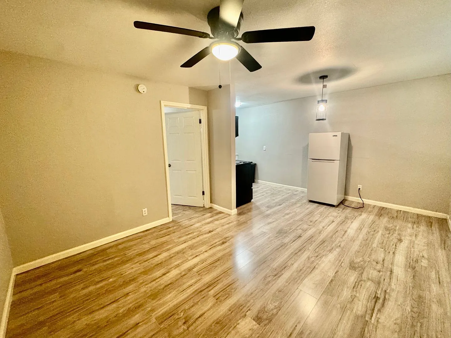 1 bed, 1.0 bath, 550 sqft, $750 — Photo 2