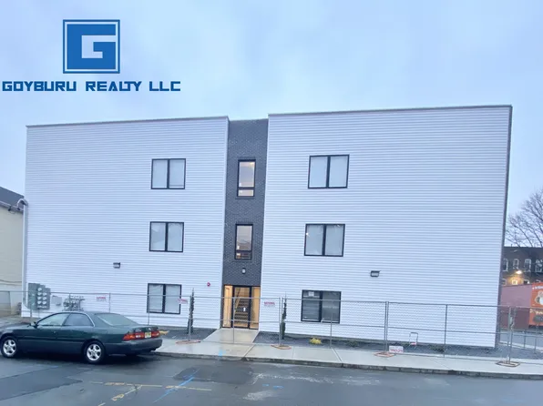 36 Auburn St, Paterson, NJ