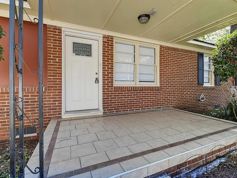 2107 Long Shadow Ln — Photo 2