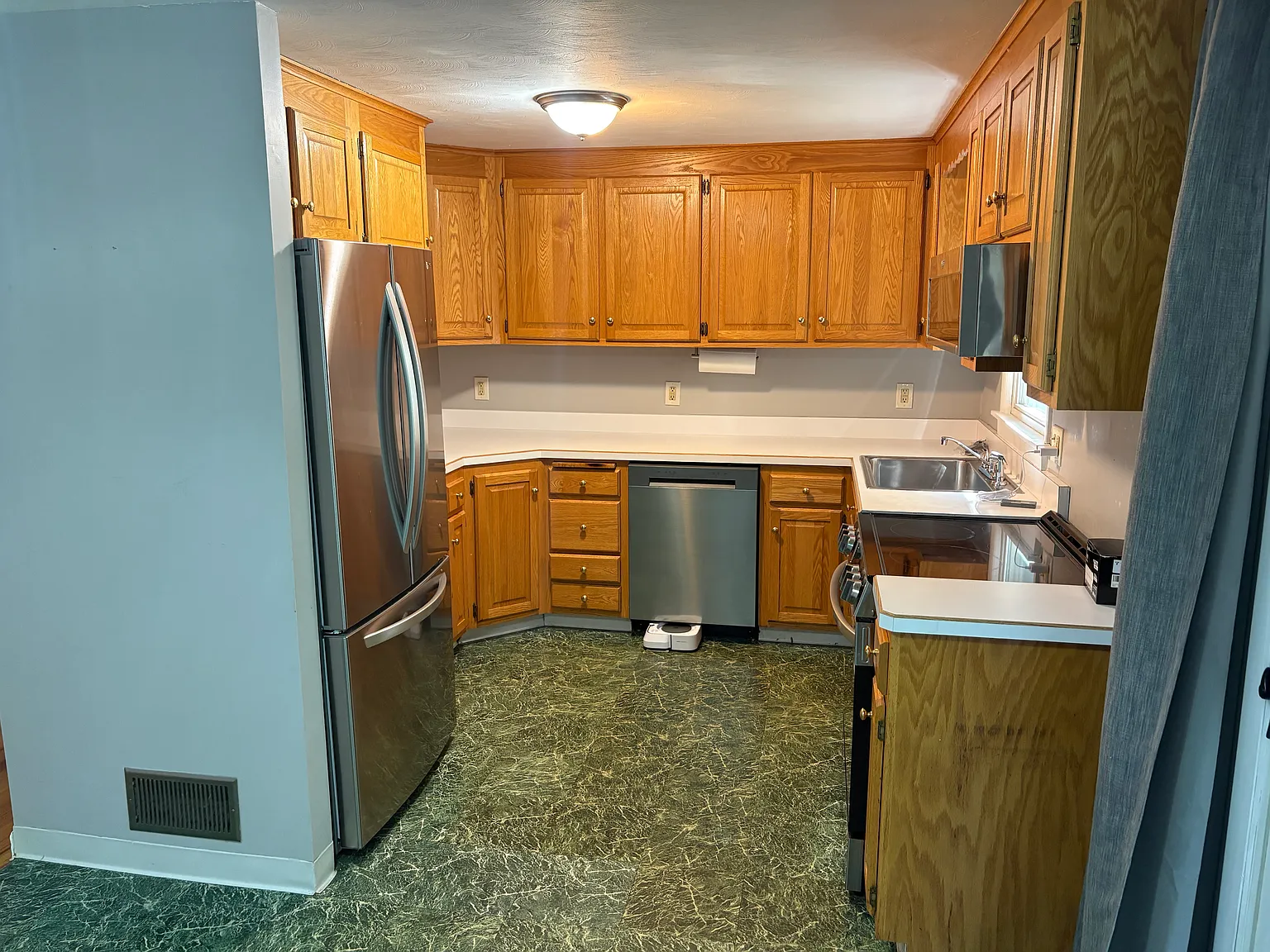 3 bed, 2.5 bath, 1434 sqft, $3,500 — Photo 4