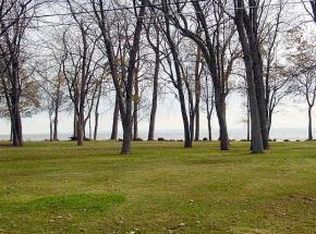 Cowling Bay Rd, Neenah, WI 54956