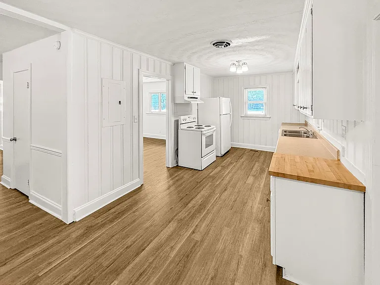 1513 Bethlehem Rd — Photo 6