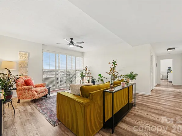 1300 Reece Rd APT 520, Charlotte, NC 28209