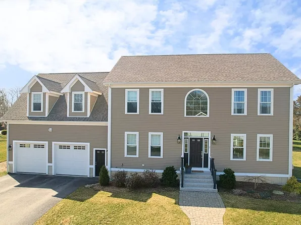2 Michaels Way, Dartmouth, MA 02748