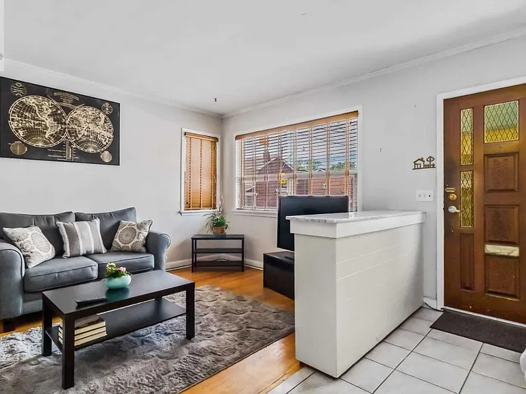 975 Ossington Ave — Photo 2