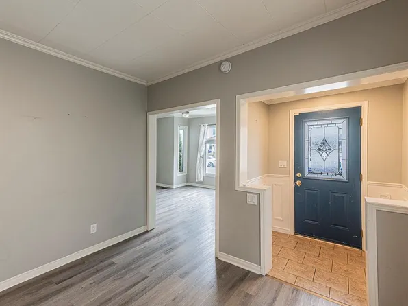 420 Pierre Ave, Windsor, ON N9A 2K2