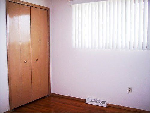 3rd image of 563 E 208th St