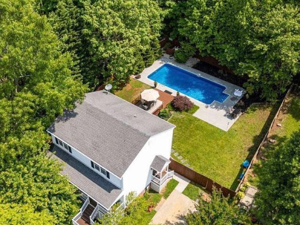 1st image of 319 Smoketree Ln