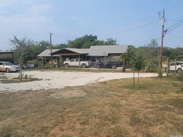 505 Chaparral, Bandera, TX 78003