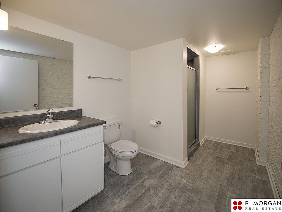 2nd image of 1110 Douglas St APT 302