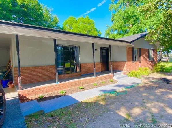 114 Parkway Plz, Madill, OK 73446