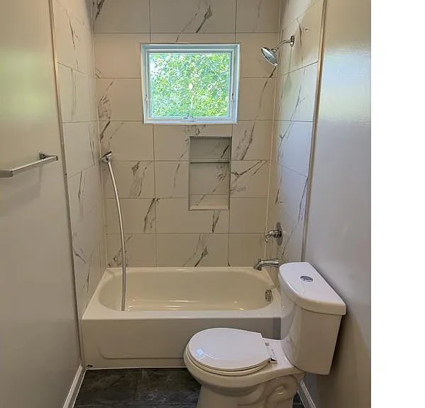 2622 University Pl NW #204 — Photo 10