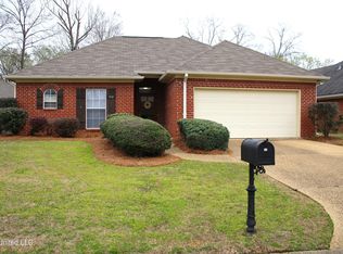 112 W Pinebrook Dr, Brandon, MS 39047