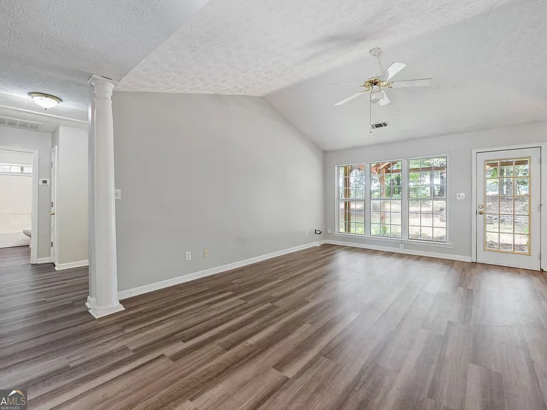 209 Garrison Chase — Photo 8