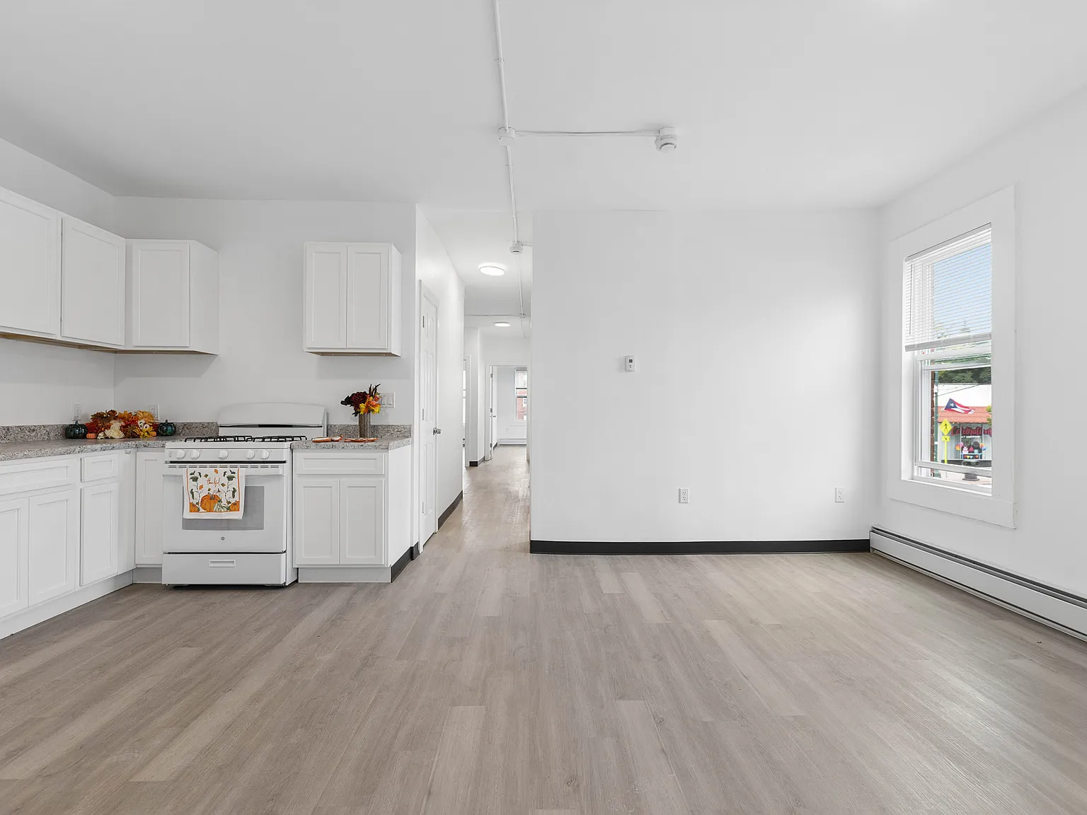3 bed, 1400 sqft, $1,750 — Photo 1