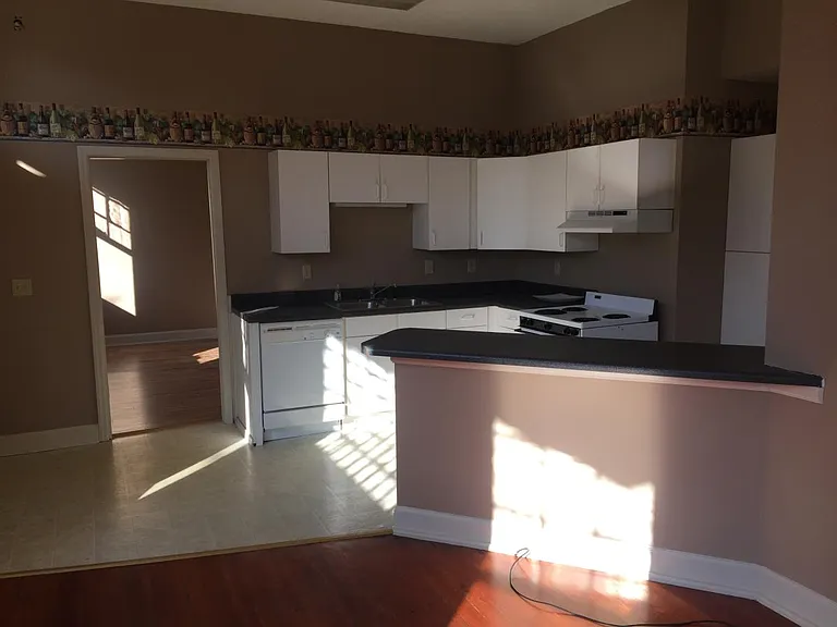 1320 15th Ave S #1 — Photo 4