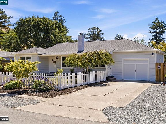 4th image of 8 Lander Dr