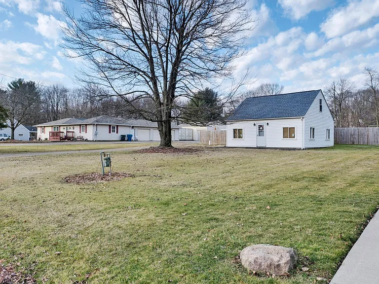 4450 Cynthia Dr — Photo 4
