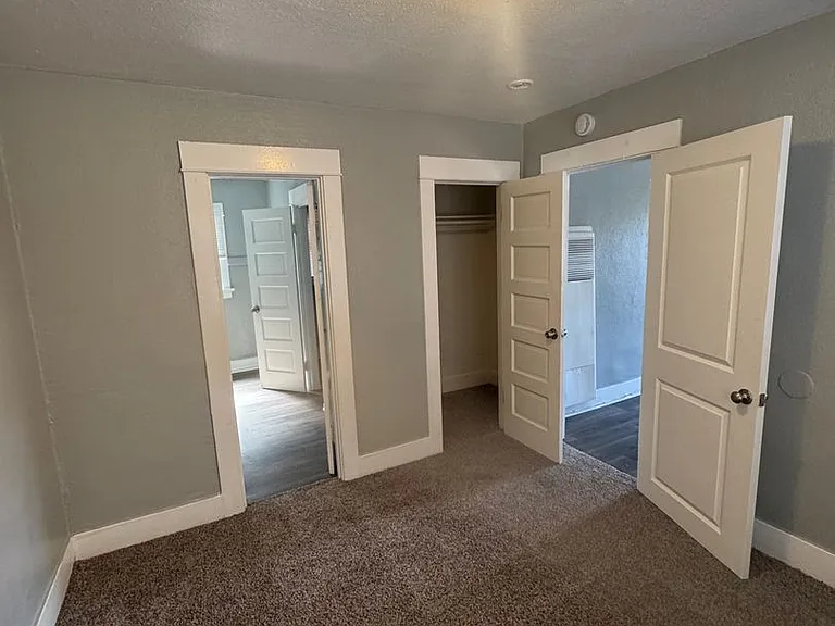 142 W Valencia Dr — Photo 15