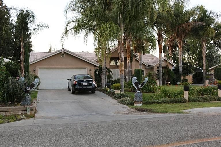 1st image of 26463 Fonda Ave