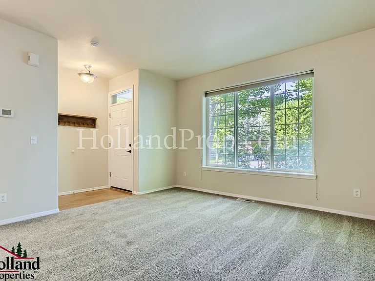 1094 SE Alika Ave — Photo 7