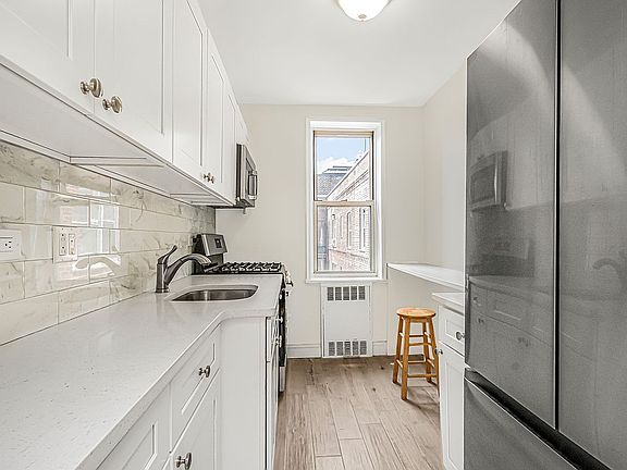 5th image of 5645 Netherland Ave APT 6A