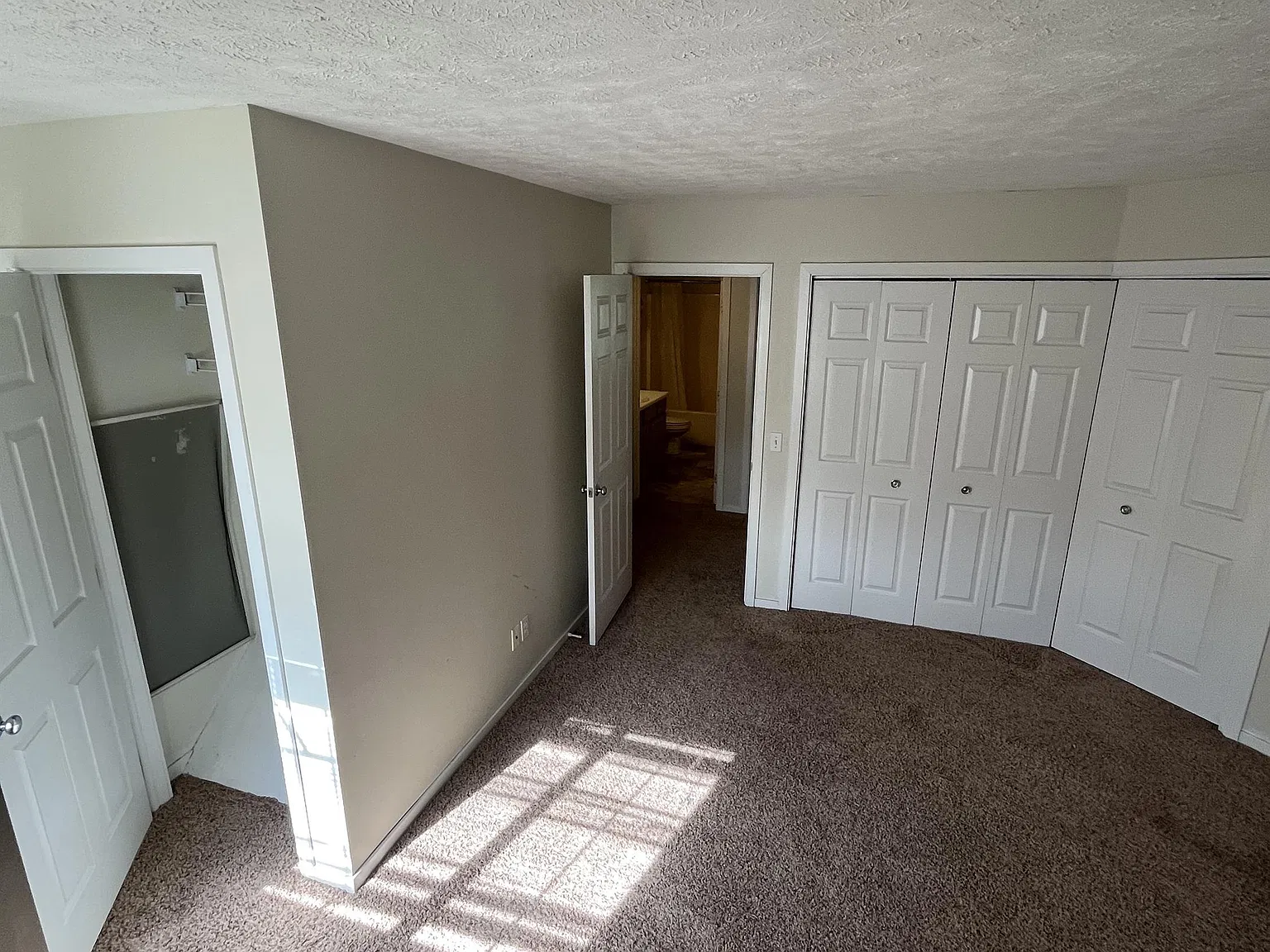 10 Family - Green Meadow Court - 8004 — Photo 3