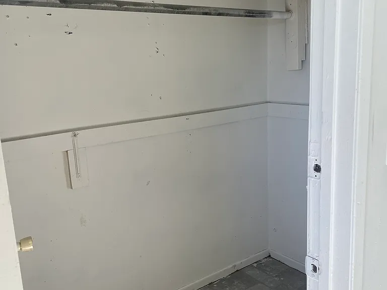 21281 Park Ave — Photo 9