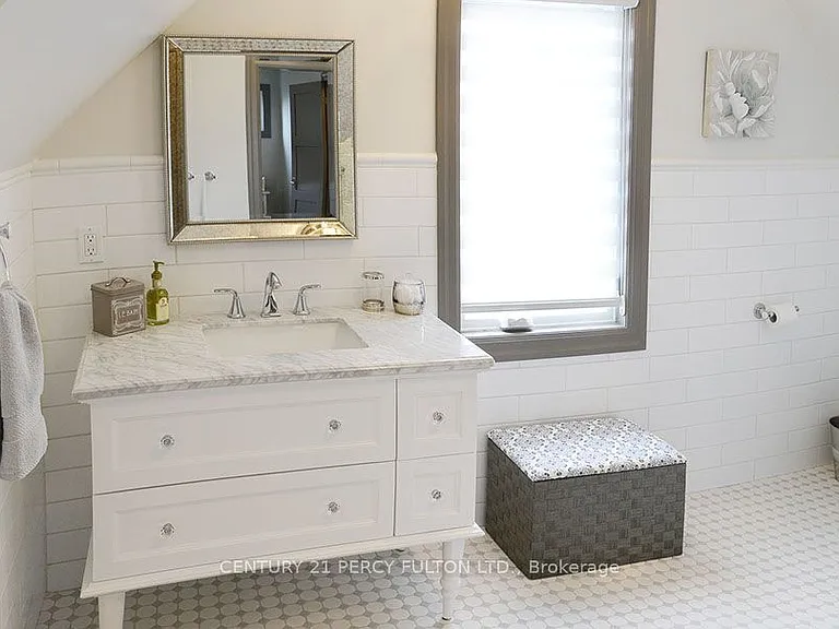 44 Hawkridge Ave #COACH HOUSE — Photo 7