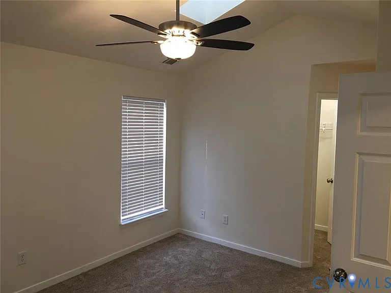 2808 Queensland Dr — Photo 5
