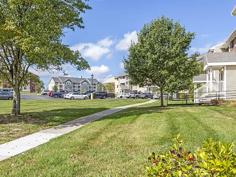 Rosemont Square — Photo 19