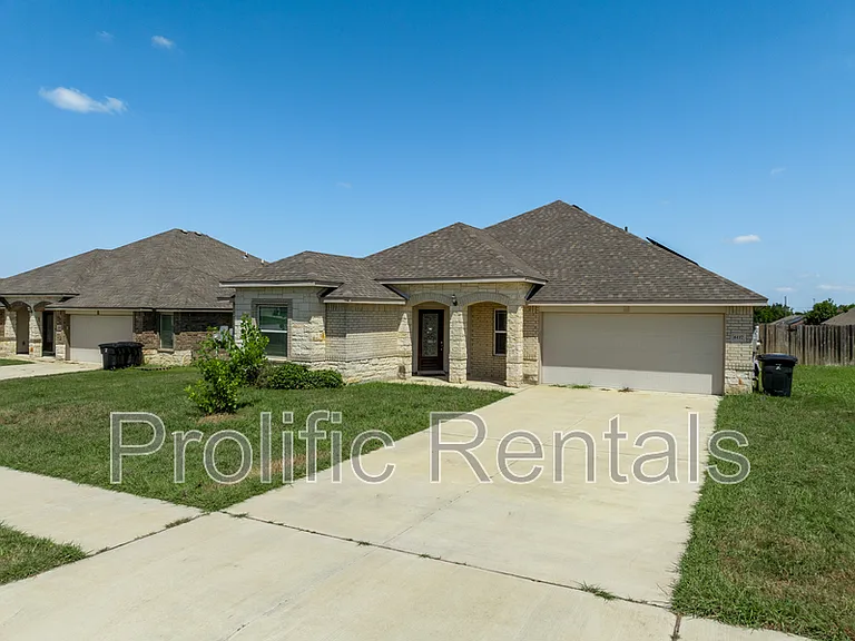 6117 Verde Dr — Photo 2