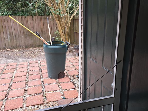 4th image of 2173 Plantation Ln