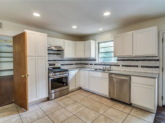 4th image of 614 W Vista Dr