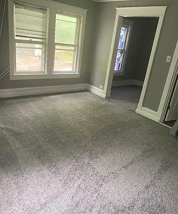 4th image of 3708 Thompson Ave