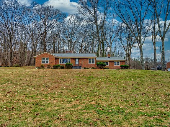 2nd image of 605 Maplewood Dr
