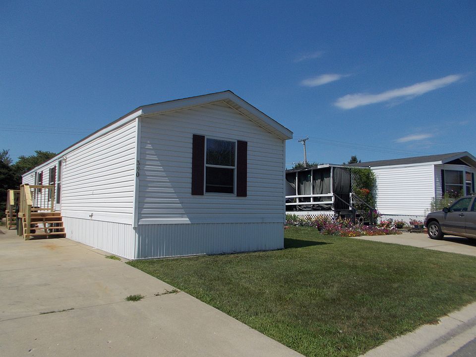 1st image of 390 Susan Cir W
