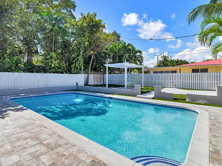 3517 N Flagler Dr — Photo 32