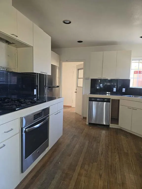 598 Genine Dr — Photo 3