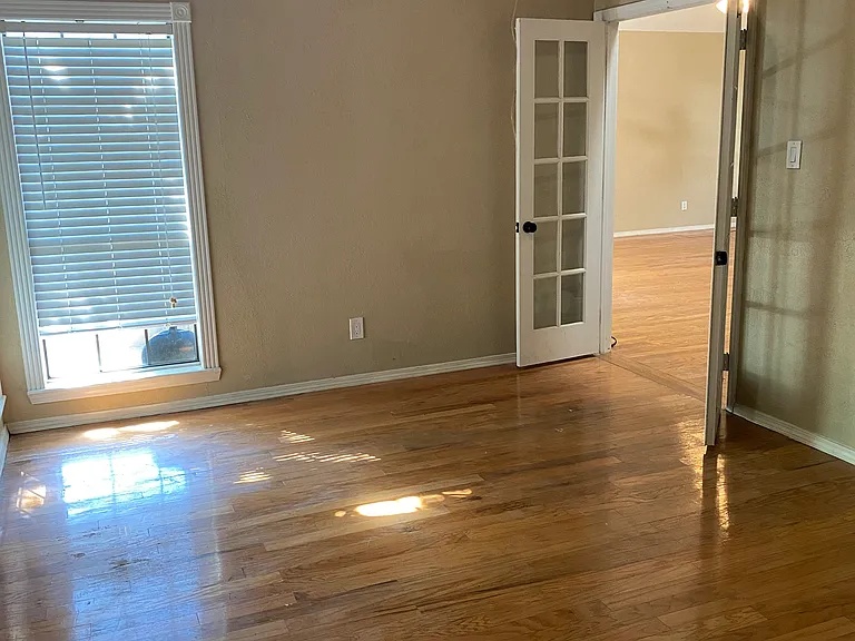 5203 Sutton Ct — Photo 3