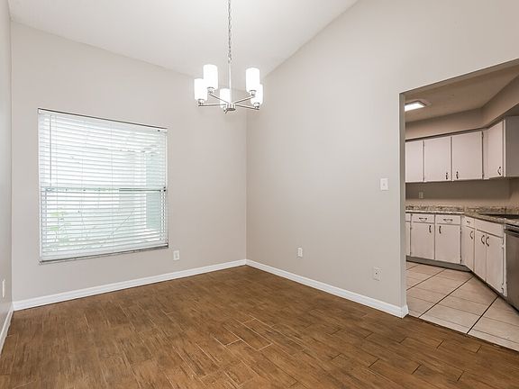 5th image of 3209 Acapulco Dr