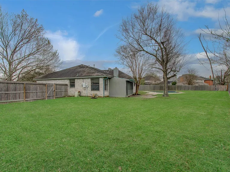 2538 Knights Cir — Photo 32