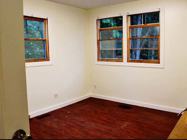 300 Budd Rd #COTTAGE — Photo 3