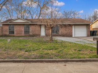 903 Pecan Ln, Claremore, OK 74017
