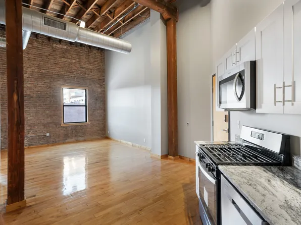 225 E 2nd St, Davenport, IA