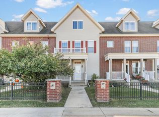 16 S Gardens Way, Fitchburg, WI