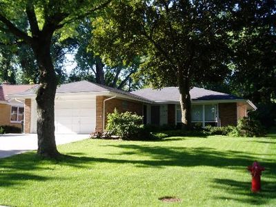 123 Monument Ave, Barrington, IL, 60010