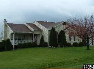 24 Coupler Dr, Stewartstown, PA
